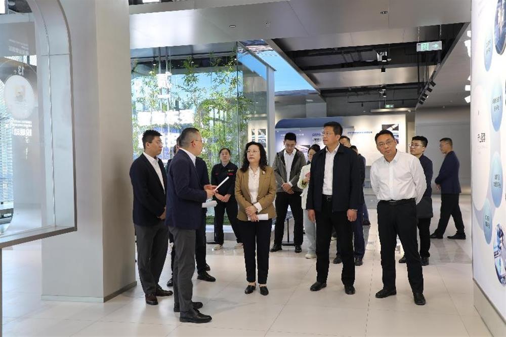 產(chǎn)發(fā)集團(tuán)黨委書(shū)記、董事長(zhǎng)黃蓓帶隊(duì)調(diào)研 先進(jìn)裝備智造港項(xiàng)目